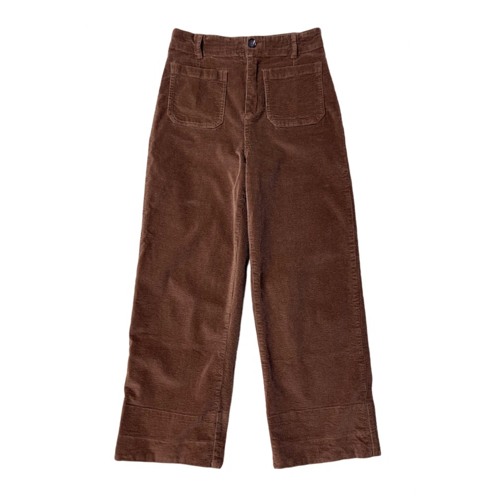 Avec Les Filles Corduroy Cropped Wide Leg
Patch Pocket Pants in Brown
